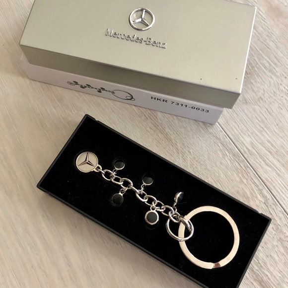 NWT Mercedes-Benz Multi-Charm Key Ring Chain - Picture 6 of 13